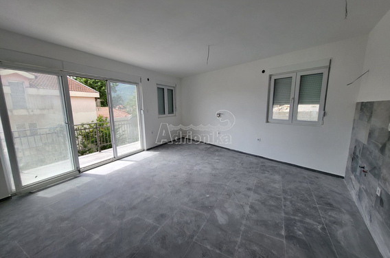 Квартира в Херцег Нови, Дженовичи с двумя спальными комнатами и видом на море - фото