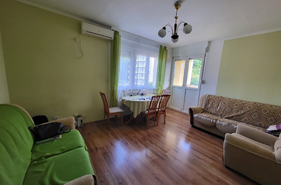 Трехкомнатная квартира в Герцег-Нови - фото