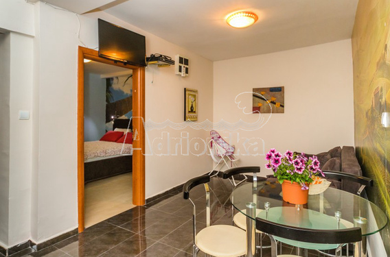 Квартира в Рафаиловичи с одной спальной комнатой - фото