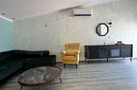 Двухкомнатная квартира в Будве с видом на море - фото