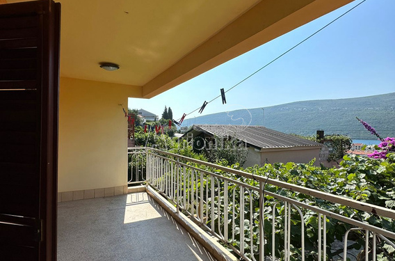 Просторный дом на продажу в Дженовичи - фото