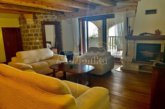 Квартиры в эксклюзивном месте недалеко от Будвы с видом на море - фото