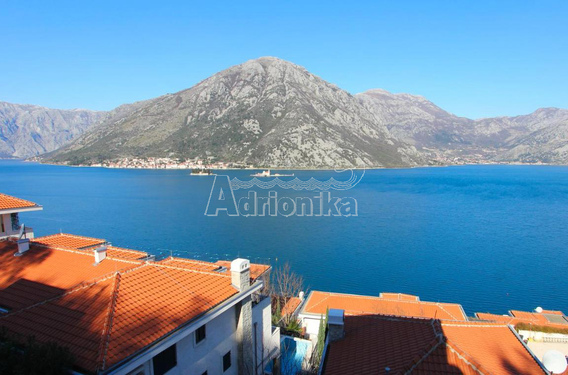 На продажу квартира в Костанице в свидом на море - фото