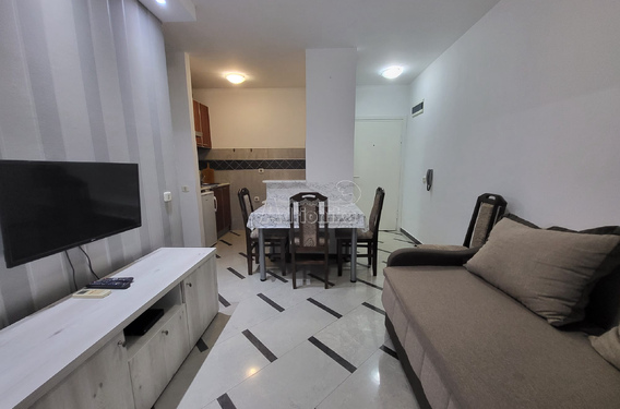 Двухкомнатная квартира в 100 м от моря в Рафаиловичи - фото