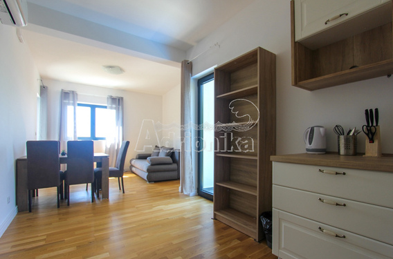 Меблированная трехкомнатная квартира с панорамным видом на море в комплексе с бассейном, сауной и тр - фото