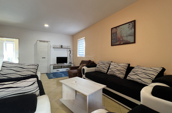 Просторная квартира 54м2 с частичным видом на море в Херцег Нови, Биела - фото