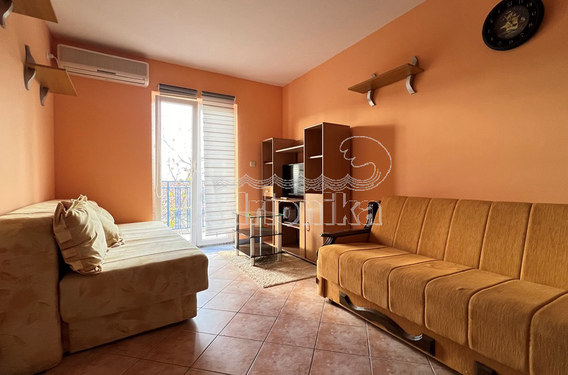 Студия 33м2 с частичным видом на море в Херцег Нови, Биела - фото