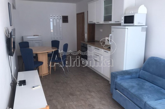 Квартира с двумя спальными комнатами в Рафаиловичи недалеко от моря - фото