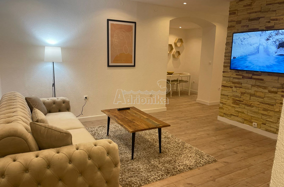 Квартира 100м2 в Херцег-Нови, всего в 230 м от побережья - фото