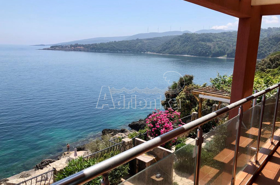 Квартира 89м2 на первой линии с панорамным видом на море в Добре Воде - фото