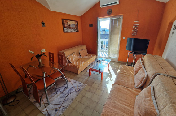 Квартира с одной спальной комнатой в Будве - фото