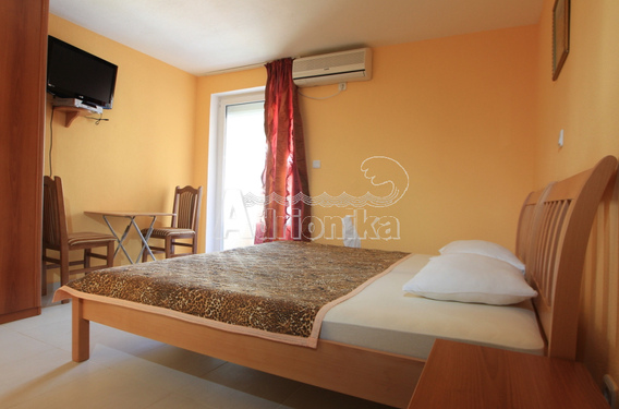 Отель в Будве - фото