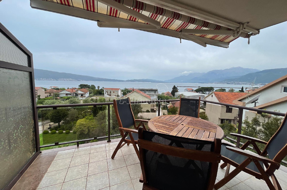 Отличная квартира с галереей в прекрасном месте, Биела, Херцег Нови - фото