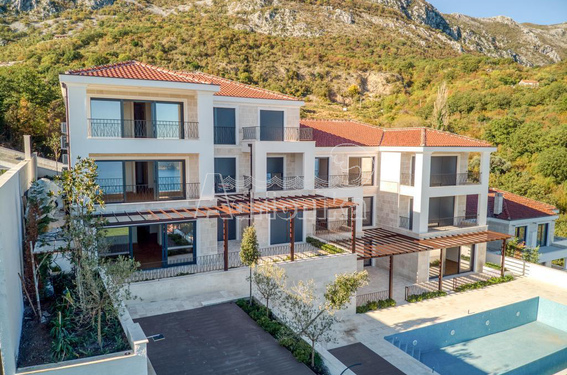 Роскошный жилой комплекс над Свети Стефаном - фото