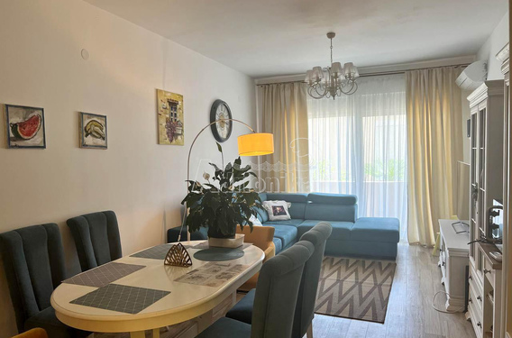 Квартира в комплексе на первой линии с бассейном - фото