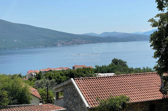 Каменный дом с большим участком в 650 м от моря, Дженовичи, Херцег-Нови - фото