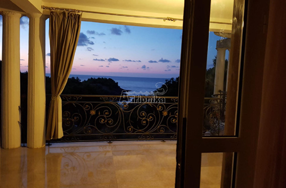 Дом в Сутоморе с большим участком и фантастическим видом на море в лучшем месте, в 50 м от пляжа! - фото