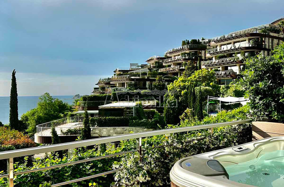 Красивая квартира в комплексе Дукли в Будве - фото