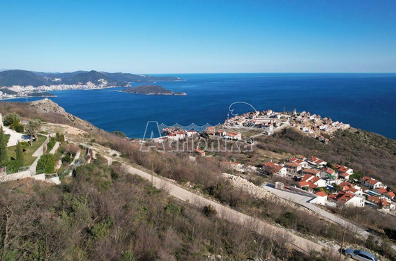 Большой участок под застройку с панорамным видом на море, Близикуче, Будва - фото