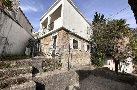 Три маленьких дома на просторном участке недалеко от моря, Бар, Шушань - фото