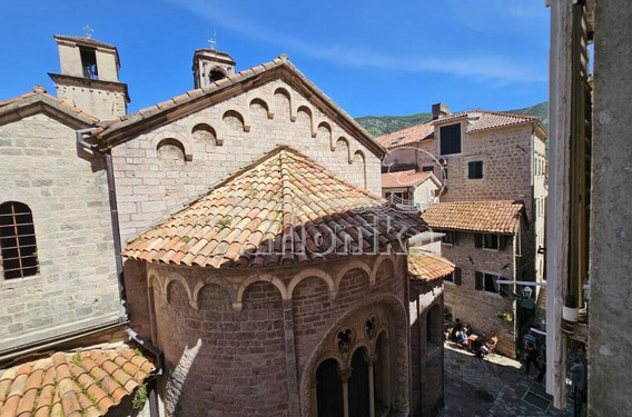 Отличная, светлая квартира в Старом городе, Котор - фото