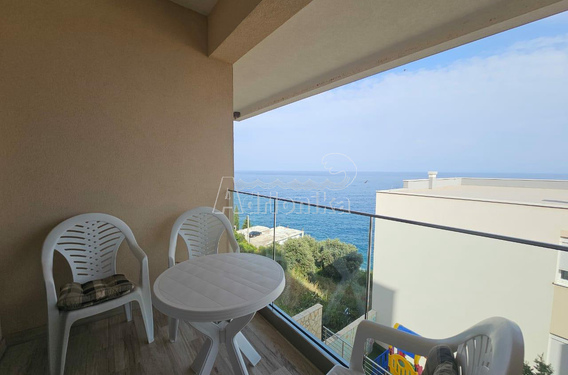 Квартира-студия в комплексе на первой линии моря, Добра Вода - фото