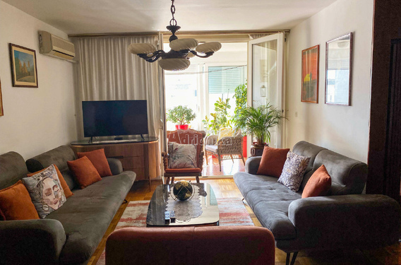 Квартира с тремя спальнями в центре Бара - фото