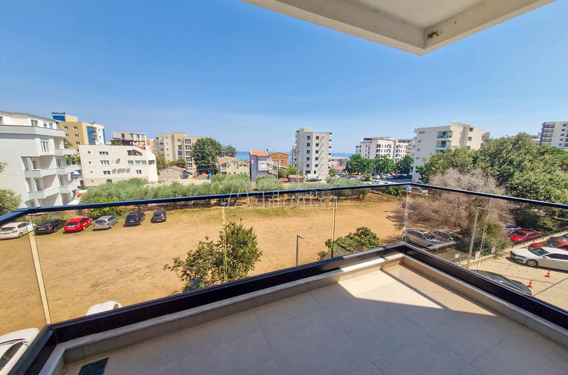 Квартира с тремя спальнями и бассейном, 200м от моря и пляжа, Добра Вода, Бар - фото