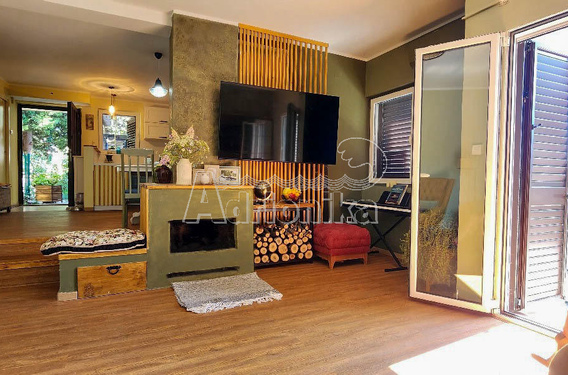 Продаётся уютный 2-этажный дом (таунхаус) в Петроваце, идеально подходящий для жизни круглый год - фото