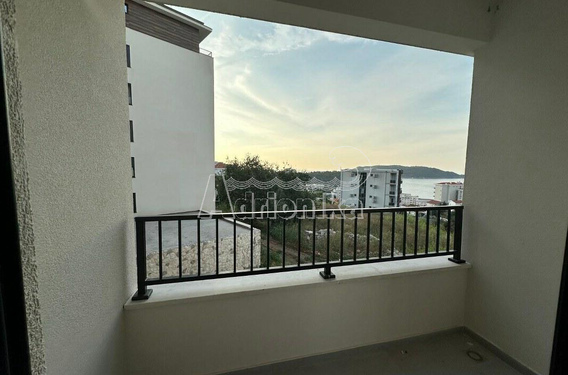 Квартира с одной спальней в новостройке, Бечичи - фото