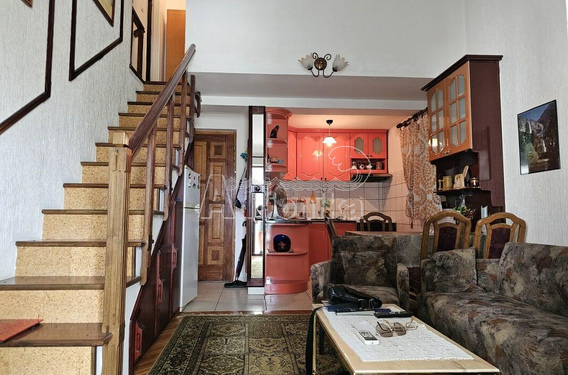 Уютный и солнечный четырехкомнатный дуплекс в отличном месте рядом со школой, Будва. - фото