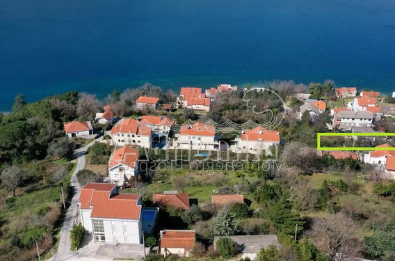 Просторный участок для строительства в Прчань с открытым видом на море - фото