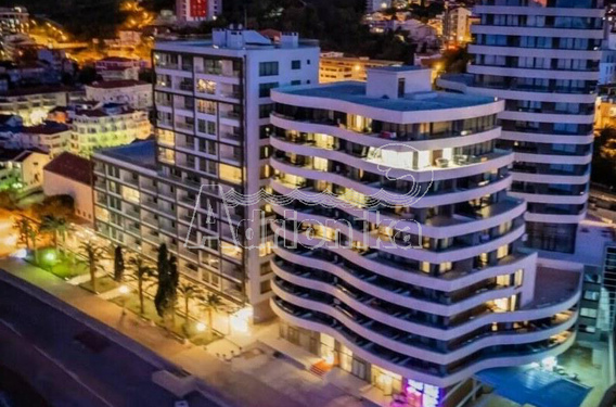 Просторная студия в Конда Отеле на первой линии моря, Рафаиловичи - фото