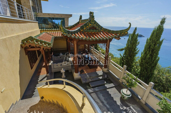 Комплекс из двух вилл с потрясающим видом на море надалеко от Будвы - фото