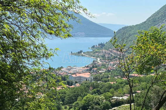 Большой участок с прекрасным видом на Которский залив - фото