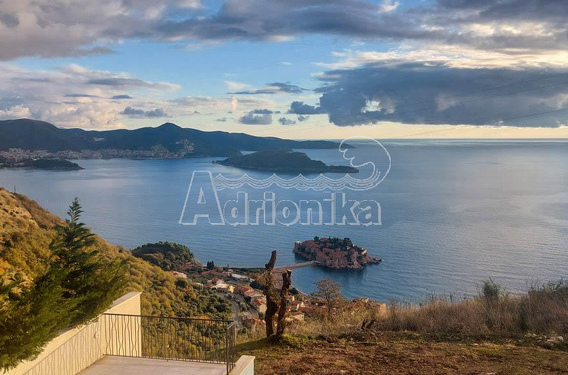 Меблированная четырехкомнатная квартира в комплексе с бассейном и панорамным видом на Св.Стефан, Бли - фото