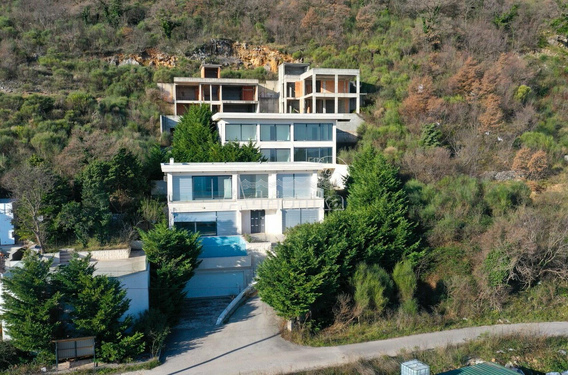 Комплекс из четырех эксклюзивных вилл с панорамным видом на море в поселке Тудоровичи - фото