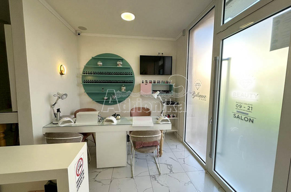 Продается готовый бизнес салон красоты в Баре - фото