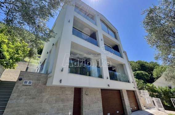 Роскошная вилла в 90 метрах от моря в Столиве, Бока-Которская бухта - фото