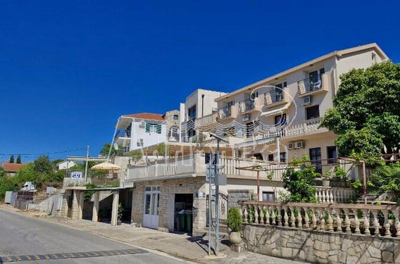 Дом на первой линии от моря с отличным инвестиционным потенциалом, Луштица - фото