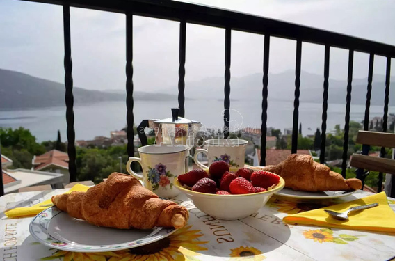 Компактная трёхкомнатная квартира в Дженовичах с панорамным видом на Боко-Которский залив - фото