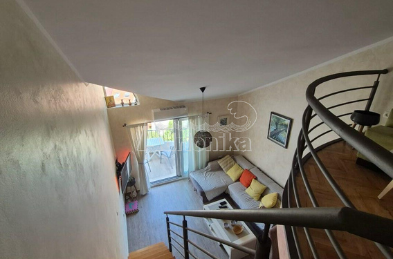 Дуплекс с видом на море, в нескольких минутах от Старого города — Будва - фото