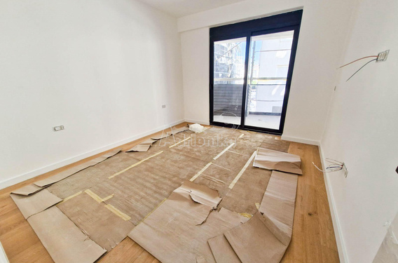 Новая современная трёхкомнатная квартира в центре города Бар - фото