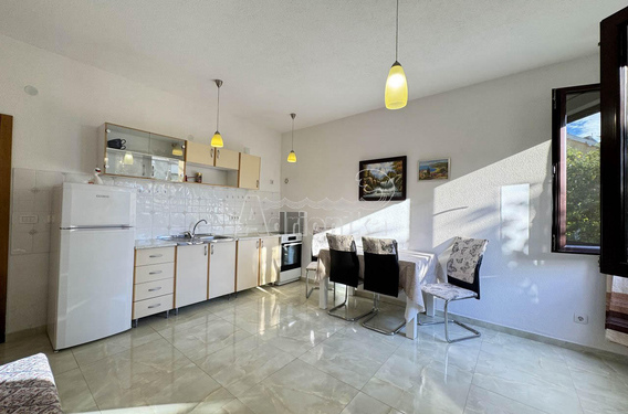 Продажа квартиры в центре Бара в малоквартирном доме - фото