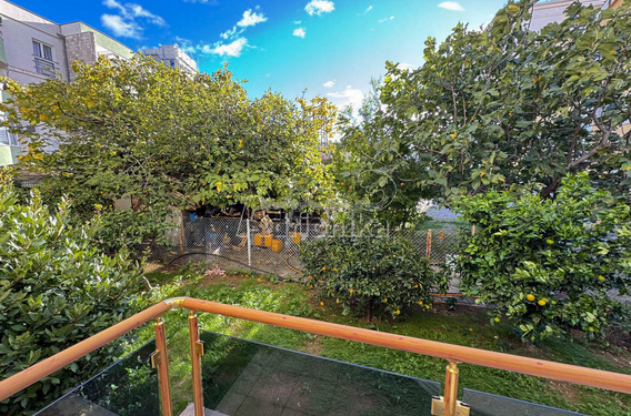 Продажа квартиры в центре Бара с одной спальней - фото