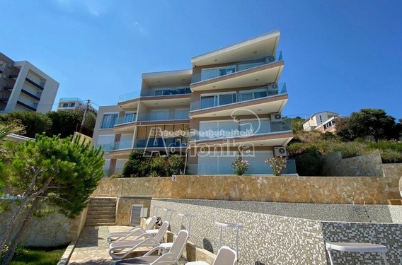 Квартира на первой линии моря, две спальни, Добра Вода - фото