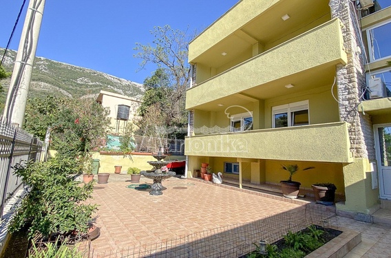 Мини отель в Сутоморе ниже магистрали - фото