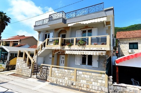 Продажа отеля на первой линии, Кумбор - фото