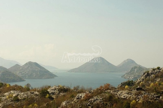 Участок на Скадарском озере - фото