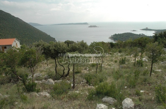 Участок около пляжа Жаница, Луштица - фото